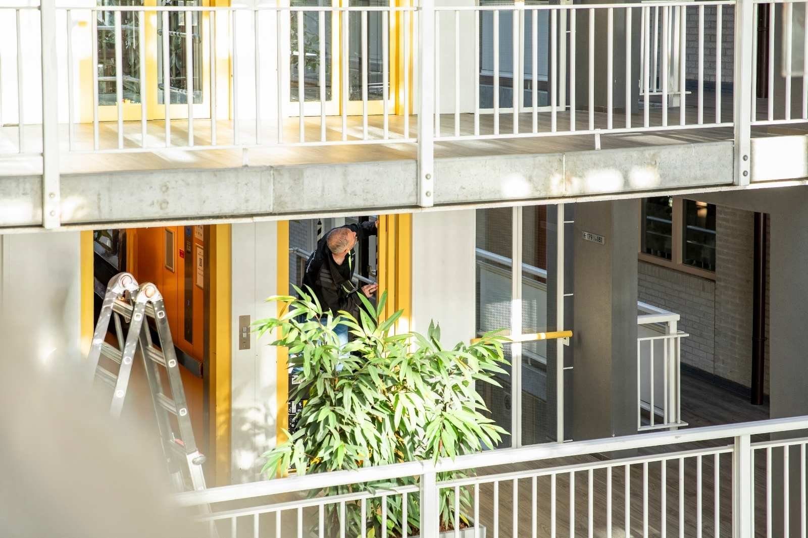 Woongebouw senioren liftkeuring